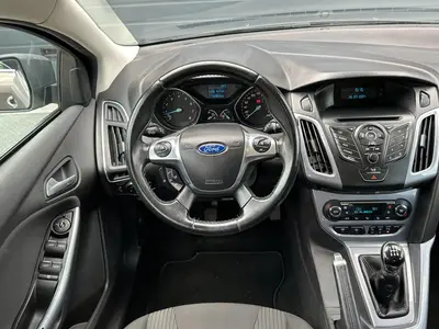 Ford Focus - Thumbnail 15