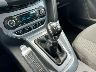 Ford Focus - Thumbnail 18