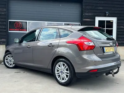 Ford Focus - Thumbnail 5