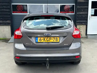 Ford Focus - Thumbnail 7