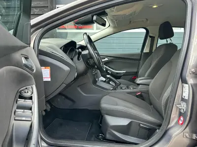 Ford Focus - Thumbnail 10