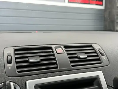 Volvo V50 - Thumbnail 15