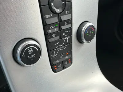 Volvo V50 - Thumbnail 18