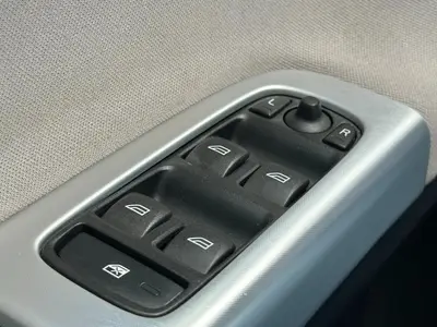 Volvo V50 - Thumbnail 25