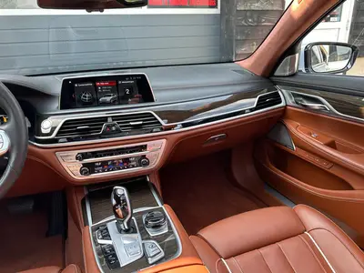 BMW 7 Serie - Thumbnail 14