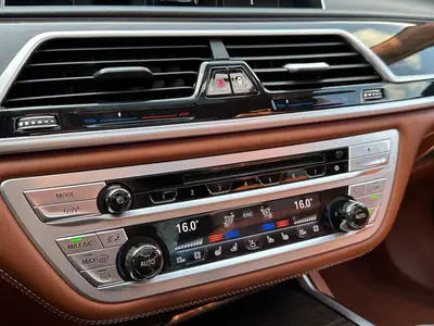 BMW 7 Serie - Thumbnail 21