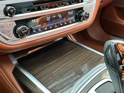 BMW 7 Serie - Thumbnail 22