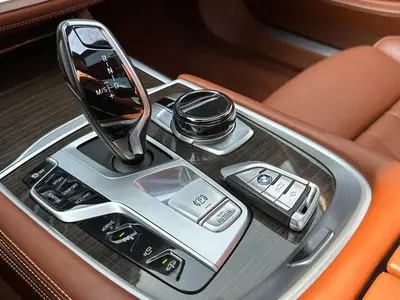 BMW 7 Serie - Thumbnail 24