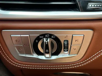 BMW 7 Serie - Thumbnail 28