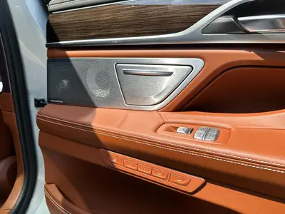 BMW 7 Serie - Thumbnail 38