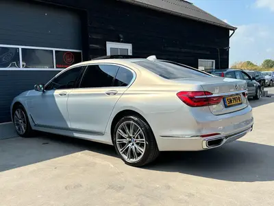 BMW 7 Serie - Thumbnail 46