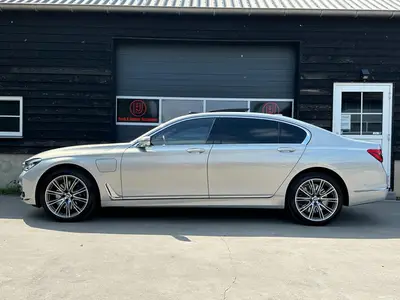 BMW 7 Serie - Thumbnail 8