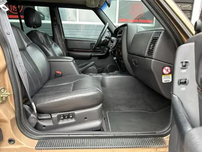 Jeep Cherokee - Thumbnail 11