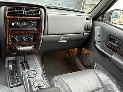 Jeep Cherokee - Thumbnail 13