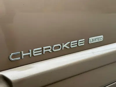 Jeep Cherokee - Thumbnail 35