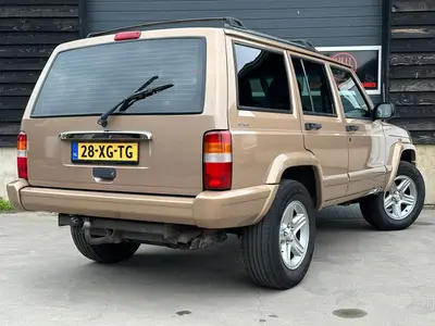 Jeep Cherokee - Thumbnail 5