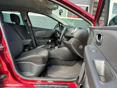 Renault Clio - Thumbnail 11