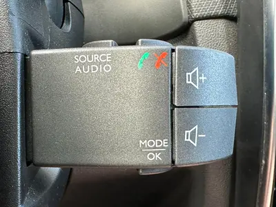 Renault Clio - Thumbnail 23