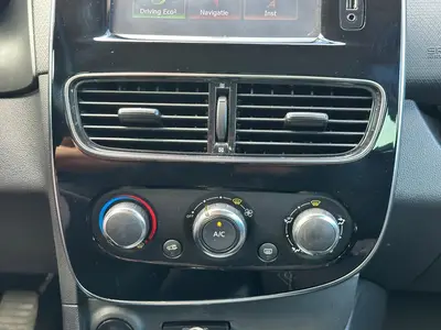 Renault Clio - Thumbnail 26