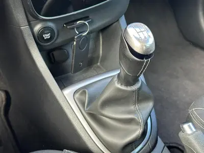 Renault Clio - Thumbnail 27