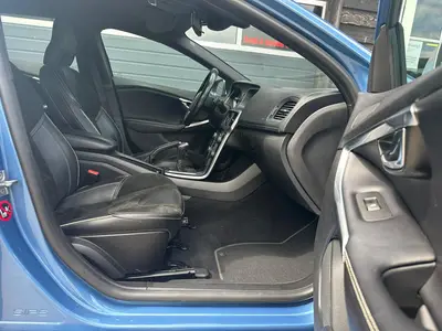 Volvo V40 - Thumbnail 11