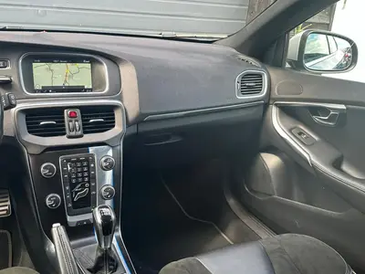 Volvo V40 - Thumbnail 13