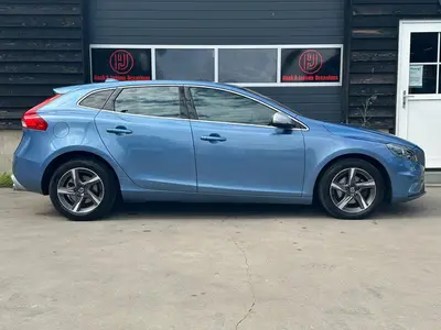 Volvo V40 - Thumbnail 6