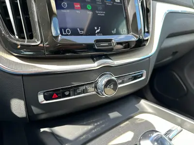 Volvo XC60 - Thumbnail 22
