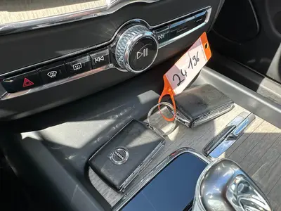 Volvo XC60 - Thumbnail 23