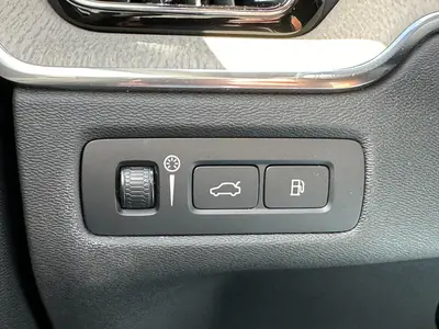 Volvo XC60 - Thumbnail 30