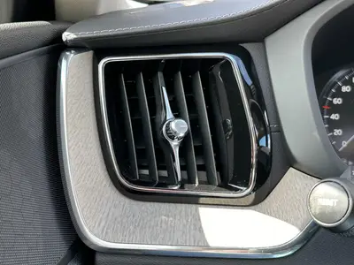 Volvo XC60 - Thumbnail 31