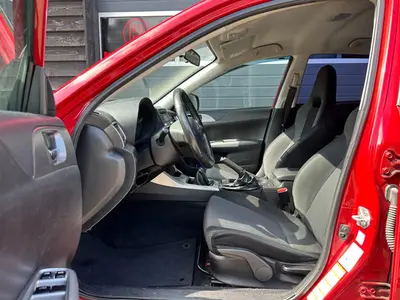 Subaru Impreza - Thumbnail 10