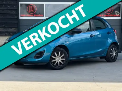 Mazda 2 - Thumbnail 2