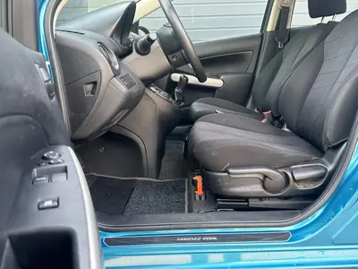 Mazda 2 - Thumbnail 11