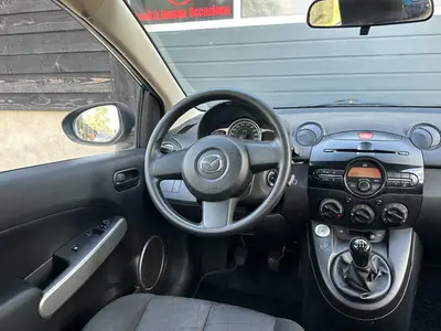 Mazda 2 - Thumbnail 14