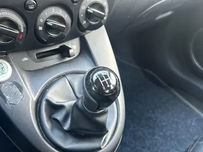 Mazda 2 - Thumbnail 19