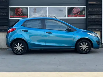 Mazda 2 - Thumbnail 8