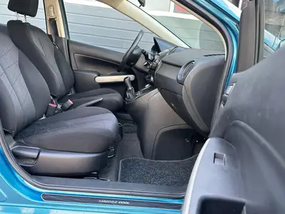 Mazda 2 - Thumbnail 10