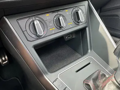 Volkswagen Polo - Thumbnail 24