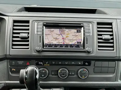 Volkswagen Transporter Caravelle - Thumbnail 16