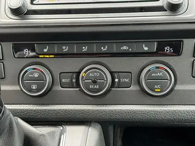 Volkswagen Transporter Caravelle - Thumbnail 19