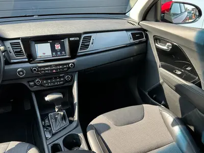 Kia Niro - Thumbnail 13