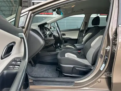 Kia cee'd - Thumbnail 11