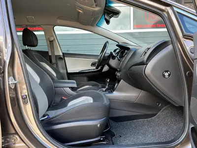 Kia cee'd - Thumbnail 10