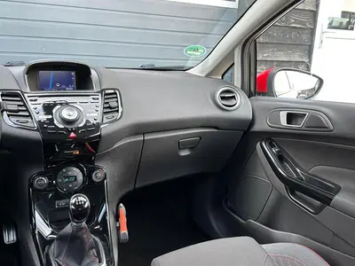 Ford Fiesta - Thumbnail 13