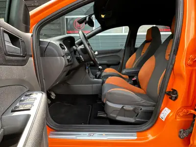 Ford Focus - Thumbnail 11