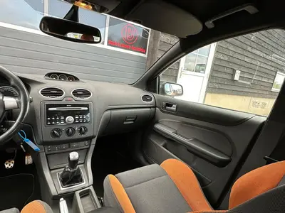 Ford Focus - Thumbnail 13