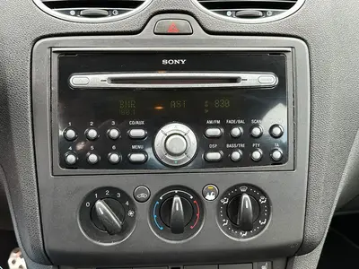 Ford Focus - Thumbnail 18