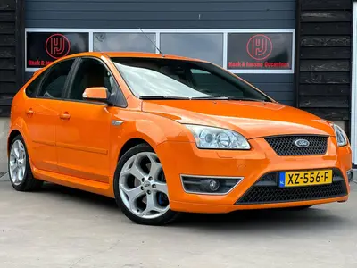 Ford Focus - Thumbnail 3