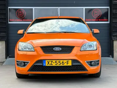 Ford Focus - Thumbnail 6